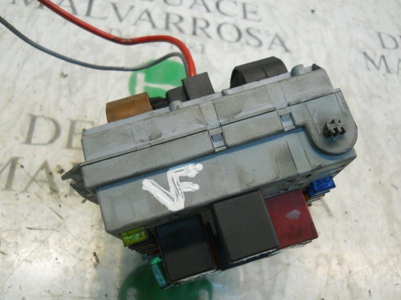 Recambio de caja reles / fusibles para alfa romeo 147 (190) 2.0 t.spark distinctive referencia OEM IAM   