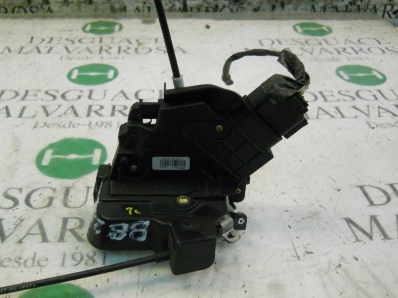 Recambio de cerradura puerta delantera derecha para ford focus berlina (cap) ghia referencia OEM IAM 4892457  