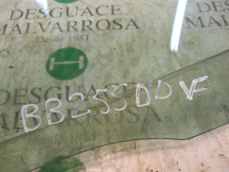 Recambio de cristal puerta delantero derecho para ford focus berlina (cap) ghia referencia OEM IAM 1342622  