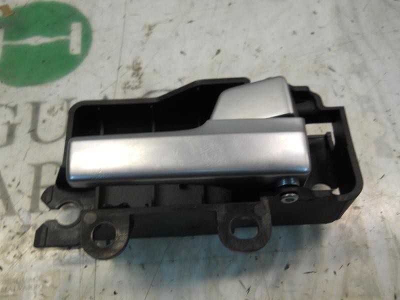 Recambio de maneta interior delantera derecha para ford focus berlina (cap) ghia referencia OEM IAM 1470111  