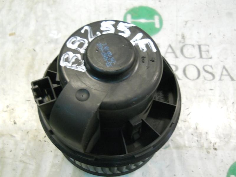Recambio de motor calefaccion para ford focus berlina (cap) ghia referencia OEM IAM 1379568 3M5H18456EB 