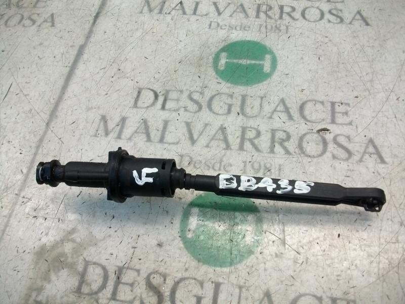 Recambio de bomba embrague para citroën c4 berlina collection referencia OEM IAM   