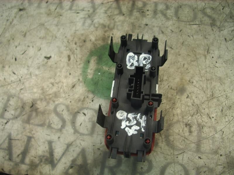 Recambio de warning para renault scenic ii confort dynamique referencia OEM IAM   