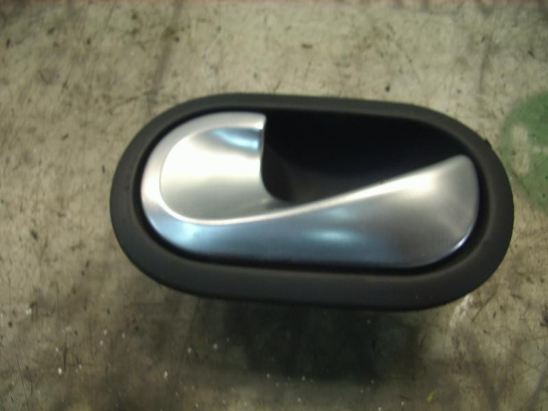 Recambio de maneta interior trasera izquierda para renault scenic ii confort dynamique referencia OEM IAM   