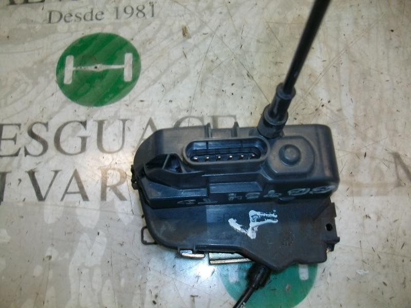 Recambio de cerradura puerta trasera derecha para renault scenic ii confort dynamique referencia OEM IAM   