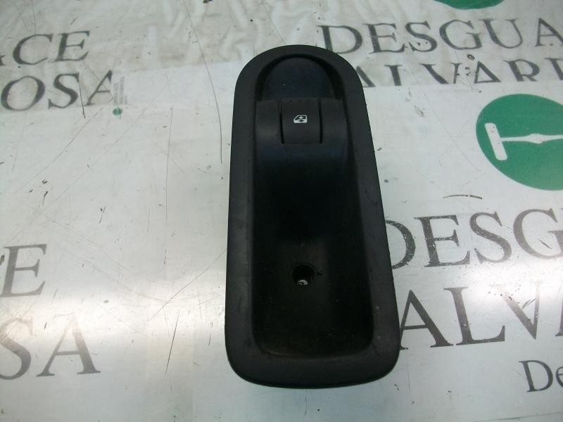 Recambio de mando elevalunas trasero izquierdo para renault megane ii berlina 5p confort authentique referencia OEM IAM   