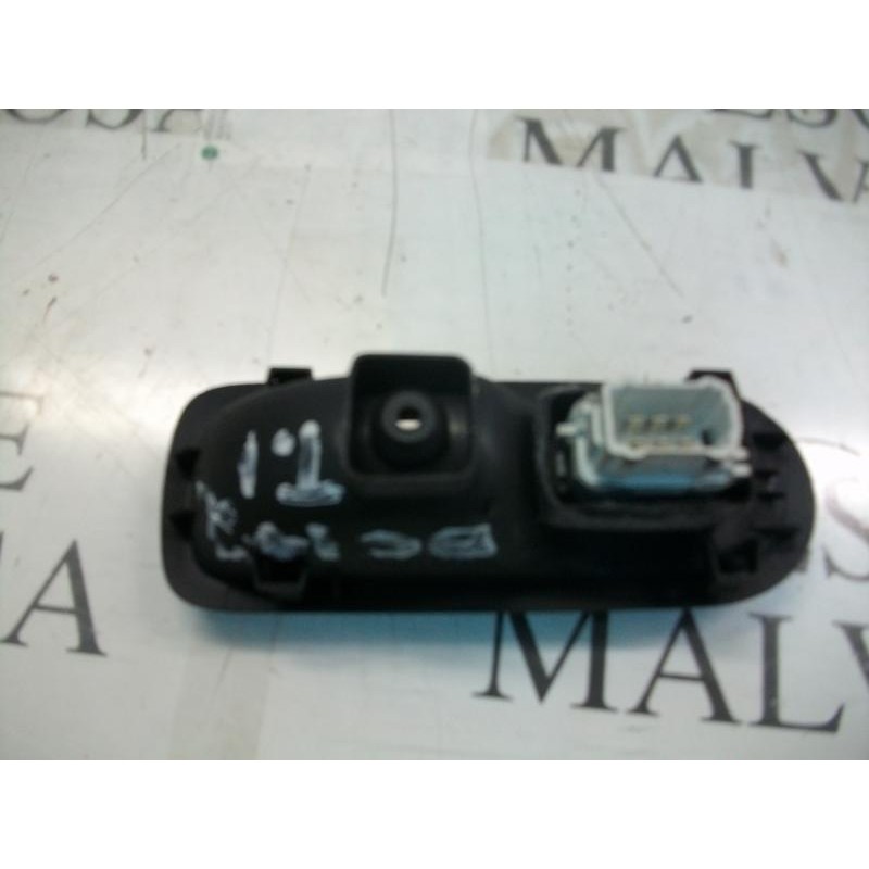 Recambio de mando elevalunas trasero izquierdo para renault megane ii berlina 5p confort authentique referencia OEM IAM   