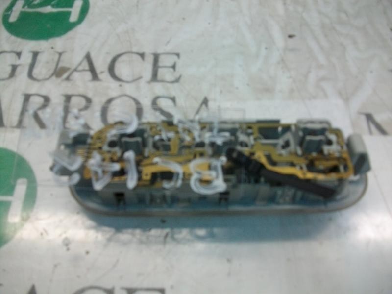 Recambio de piloto interior para renault megane ii berlina 5p confort authentique referencia OEM IAM   