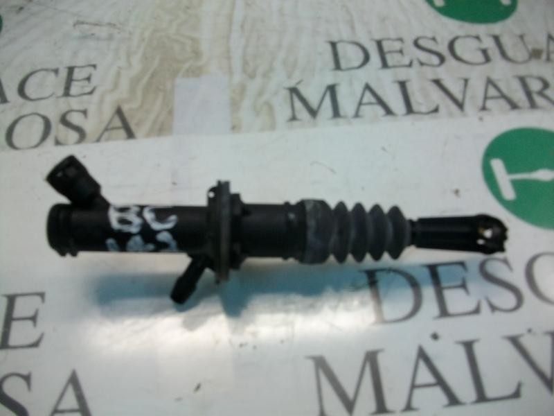 Recambio de bomba embrague para renault megane ii berlina 5p confort authentique referencia OEM IAM   