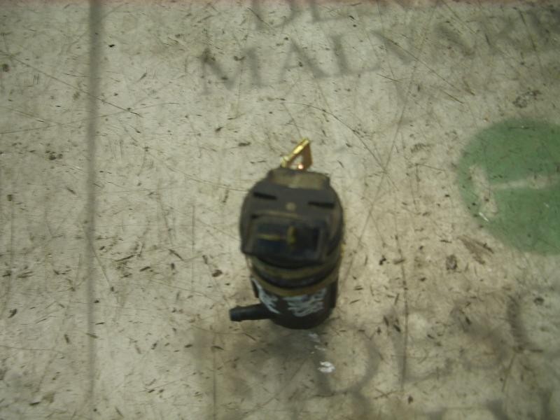 Recambio de bomba limpia para kia carnival td ls referencia OEM IAM   