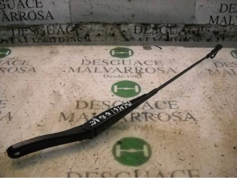 Recambio de brazo limpia delantero derecho para opel astra h berlina cosmo referencia OEM IAM   