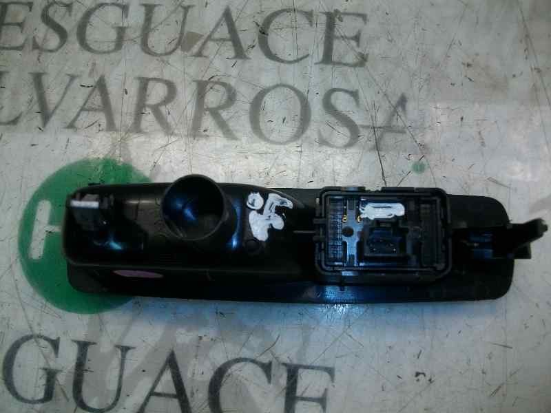 Recambio de mando elevalunas trasero derecho para renault laguna ii grandtour (kg0) 1.6 16v referencia OEM IAM   