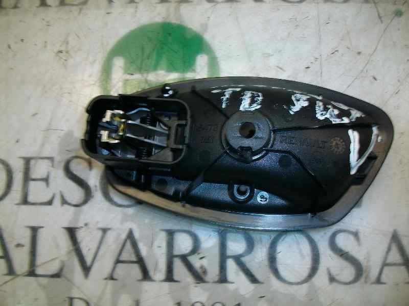 Recambio de maneta interior trasera derecha para renault laguna ii grandtour (kg0) 1.6 16v referencia OEM IAM   