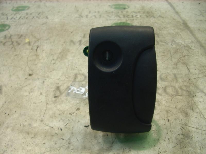 Recambio de maneta exterior lateral derecha para renault kangoo (f/kc0) authentique oasis referencia OEM IAM   