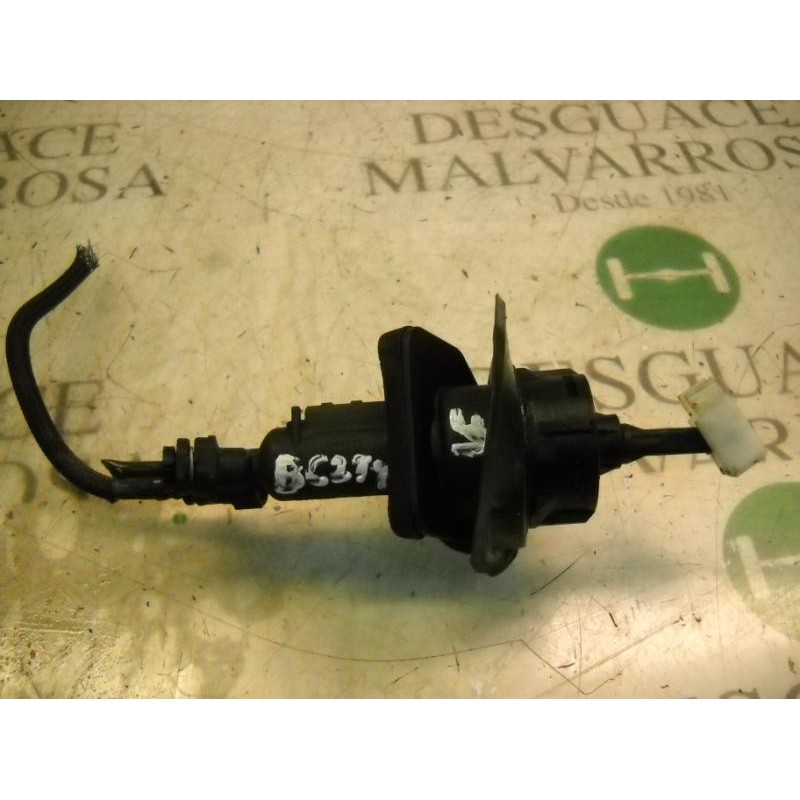 Recambio de bomba embrague para mazda 3 berlina (bk) 1.6 crdt active referencia OEM IAM   