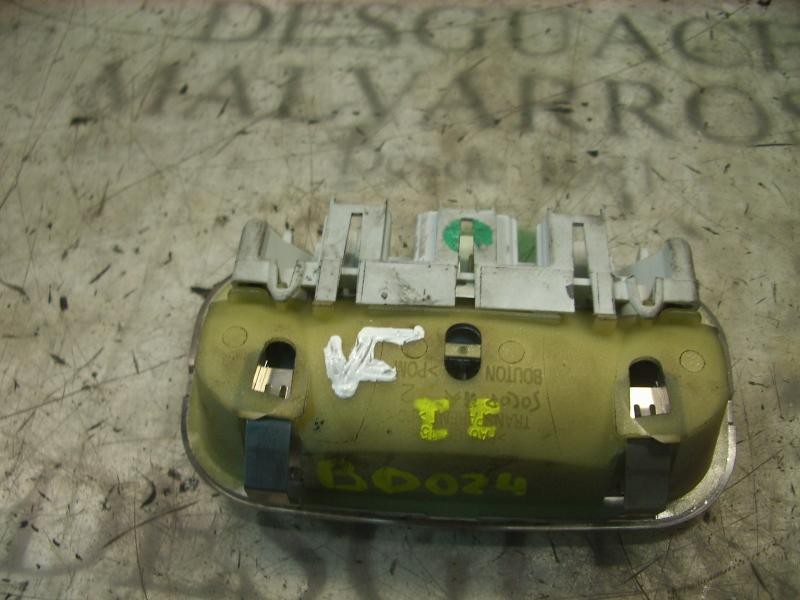 Recambio de piloto interior para citroën xsara picasso 1.6 hdi 90 sx referencia OEM IAM   