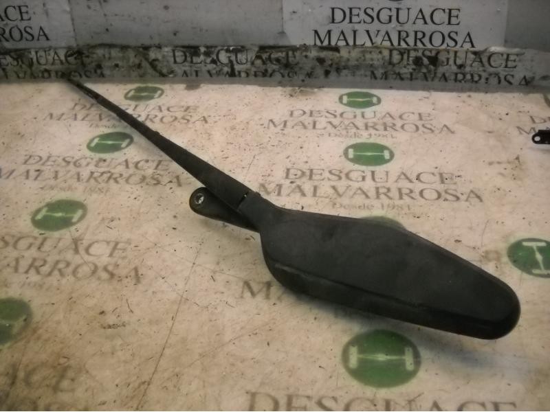 Recambio de brazo limpia delantero derecho para nissan almera tino (v10m) comfort referencia OEM IAM   