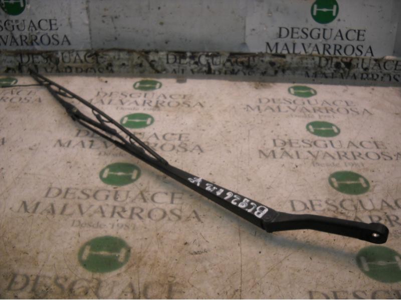 Recambio de brazo limpia delantero izquierdo para nissan almera tino (v10m) comfort referencia OEM IAM   