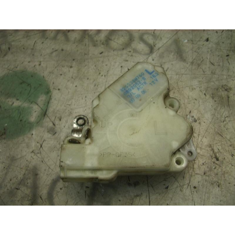 Recambio de motor c/c trasero izquierdo para nissan almera tino (v10m) comfort referencia OEM IAM  82553BM760 