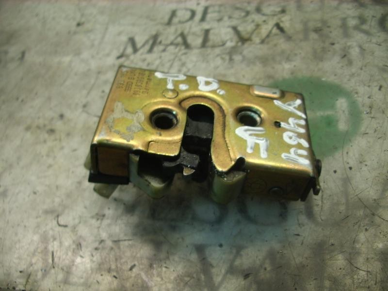 Recambio de cerradura puerta trasera derecha para audi 80/90 (893) 80 referencia OEM IAM   