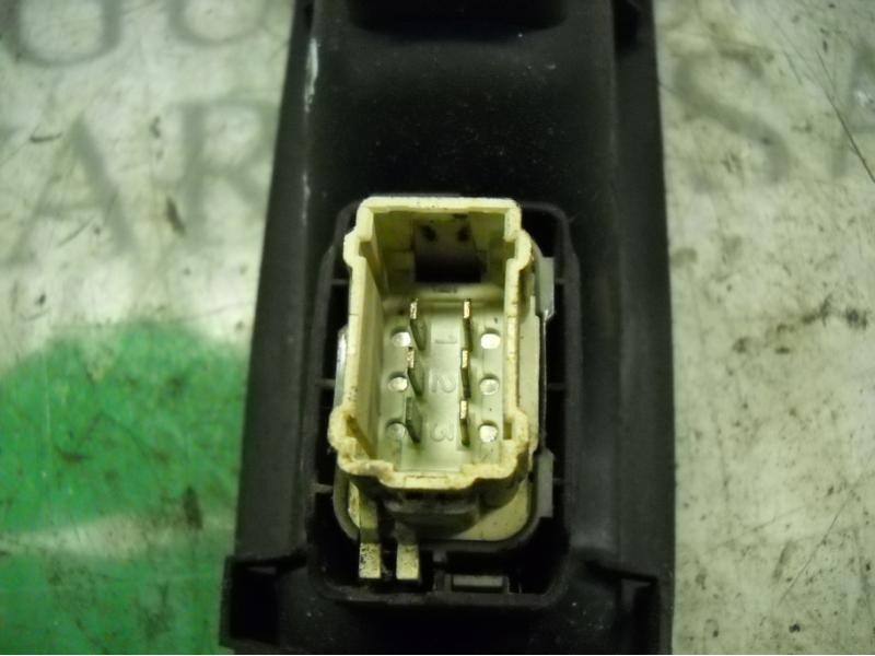 Recambio de mando elevalunas trasero derecho para renault megane ii berlina 5p authentique referencia OEM IAM   