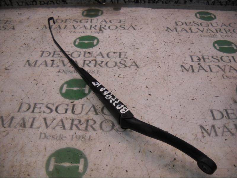Recambio de brazo limpia delantero derecho para peugeot 307 (s1) xr referencia OEM IAM   