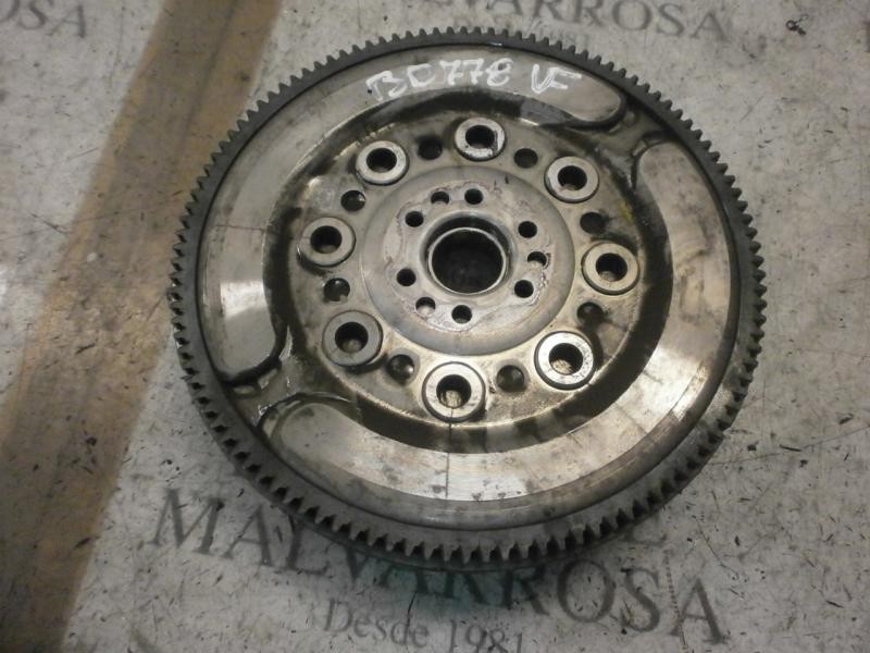 Recambio de volante motor para ford focus berlina (cap) sport referencia OEM IAM   