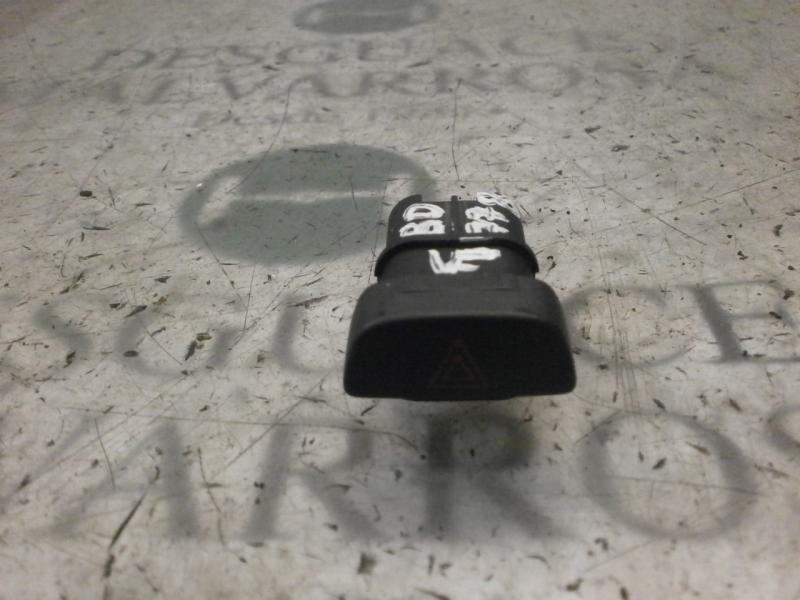 Recambio de warning para ford focus berlina (cap) sport referencia OEM IAM   