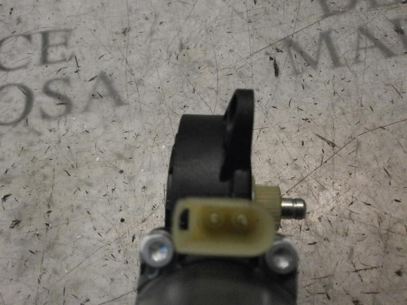 Recambio de motor elevalunas delantero derecho para ford fiesta (cbk) ghia referencia OEM IAM   