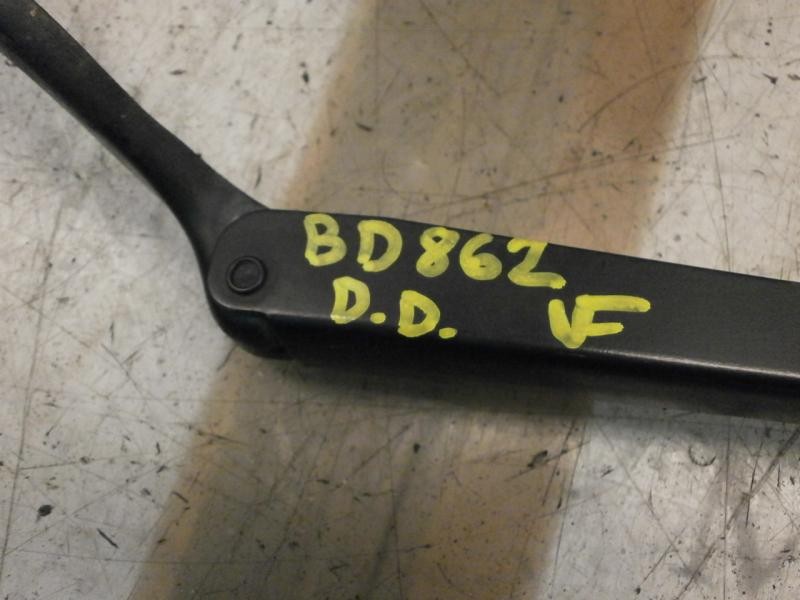 Recambio de brazo limpia delantero derecho para ford fiesta (cbk) ghia referencia OEM IAM   