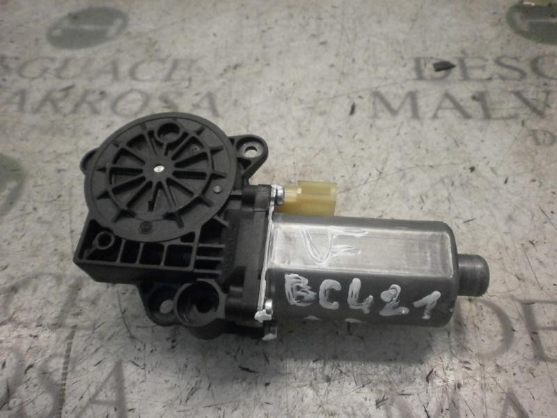 Recambio de motor elevalunas delantero derecho para ford fiesta (cbk) futura referencia OEM IAM   