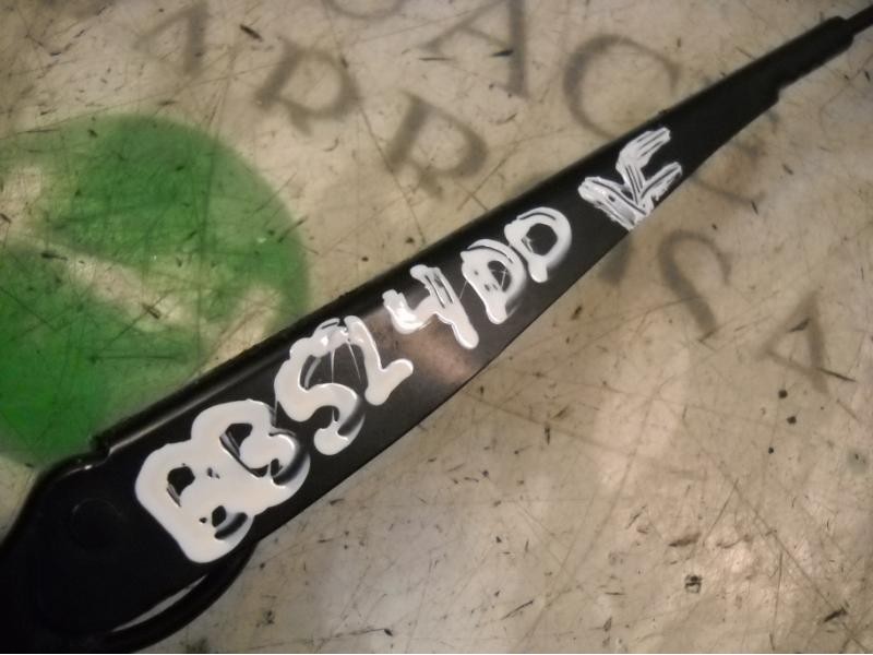 Recambio de brazo limpia delantero derecho para ford fiesta (cb1) ghia referencia OEM IAM   