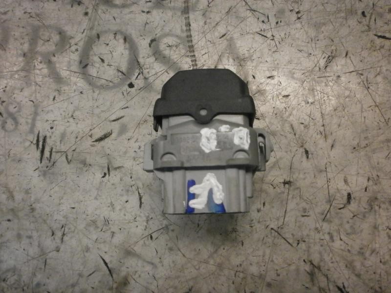 Recambio de mando elevalunas delantero derecho para renault megane ii berlina 5p confort dynamique referencia OEM IAM   