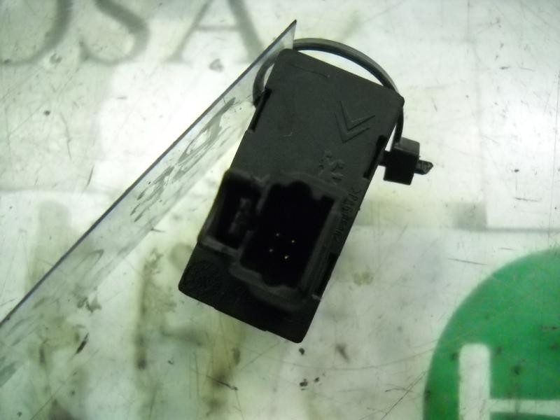 Recambio de mando elevalunas trasero izquierdo para peugeot 307 (s1) xr referencia OEM IAM   