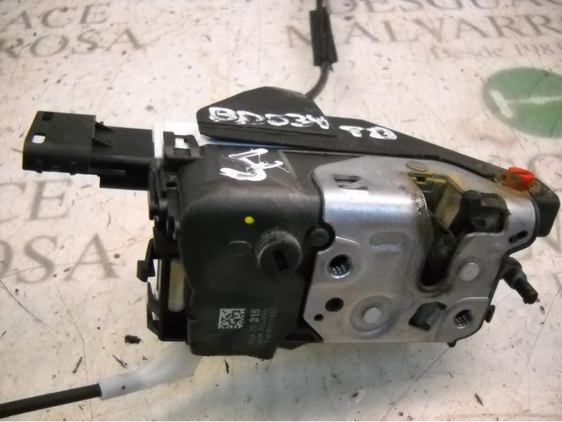 Recambio de cerradura puerta trasera derecha para citroën c3 exclusive referencia OEM IAM 9138AE  