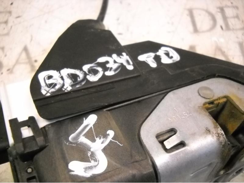 Recambio de cerradura puerta trasera derecha para citroën c3 exclusive referencia OEM IAM 9138AE  