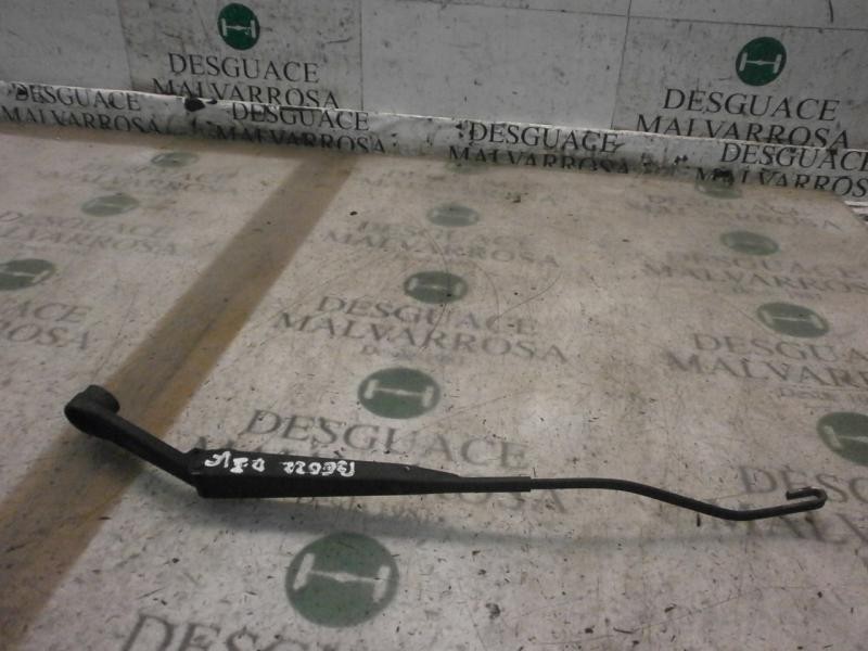 Recambio de brazo limpia delantero izquierdo para kia carens 2.0 crdi ex monovolumen referencia OEM IAM   