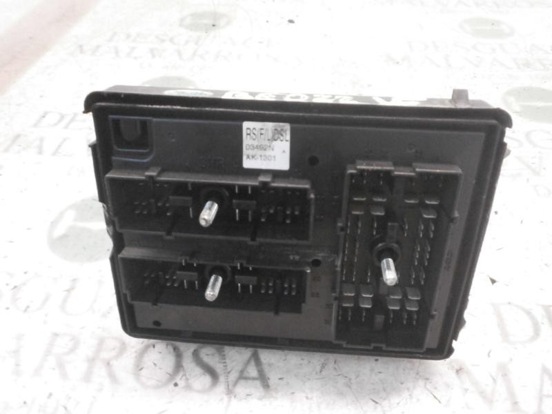 Recambio de caja reles / fusibles para kia carens 2.0 crdi ex monovolumen referencia OEM IAM   