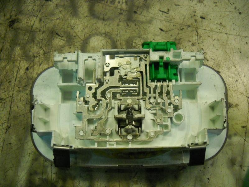 Recambio de piloto interior para citroën c4 coupe collection referencia OEM IAM   