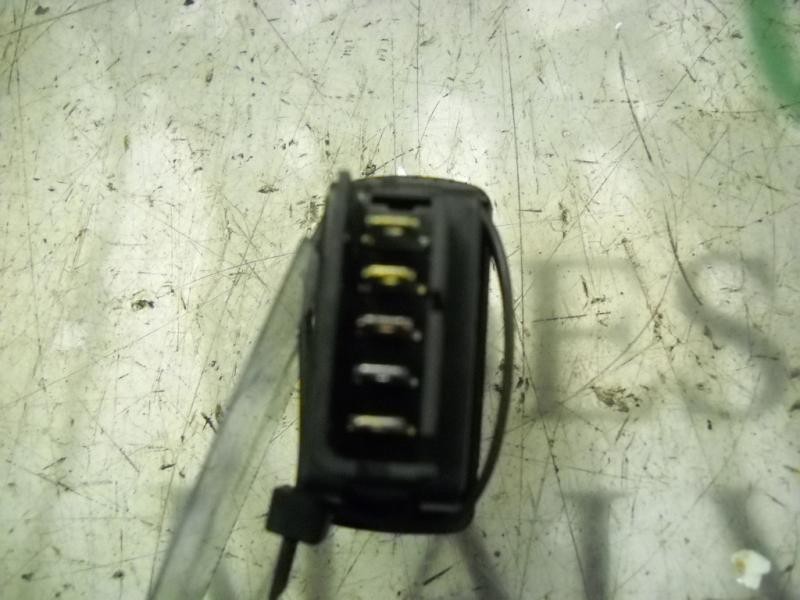 Recambio de mando elevalunas trasero izquierdo para renault clio ii fase ii (b/cb0) authentique referencia OEM IAM   