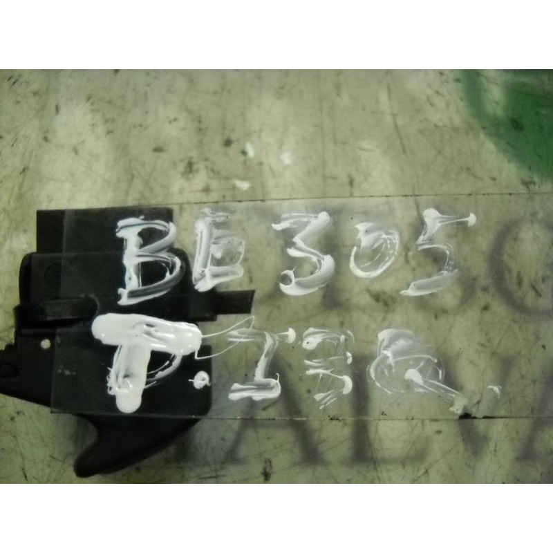 Recambio de mando elevalunas trasero izquierdo para renault clio ii fase ii (b/cb0) authentique referencia OEM IAM   