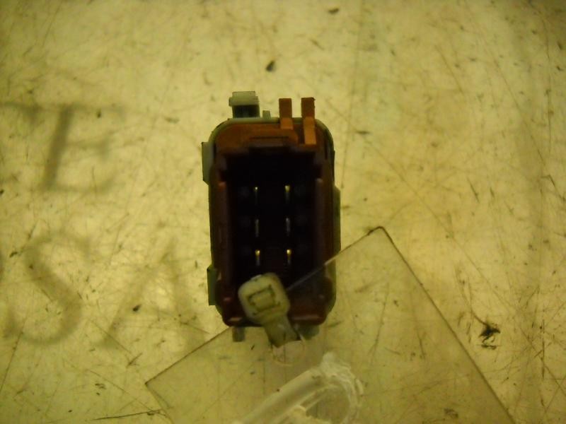 Recambio de mando elevalunas trasero izquierdo para renault laguna ii (bg0) dynamique referencia OEM IAM 8200220507  