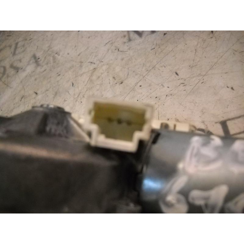 Recambio de motor limpia trasero para renault clio ii fase ii (b/cb0) authentique referencia OEM IAM   