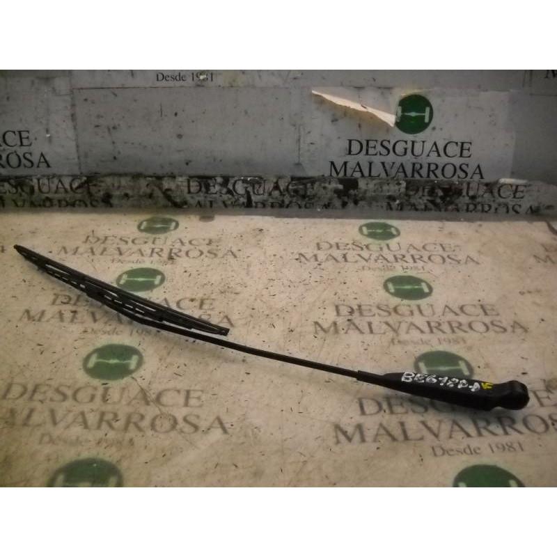 Recambio de brazo limpia delantero derecho para renault clio ii fase ii (b/cb0) authentique referencia OEM IAM   