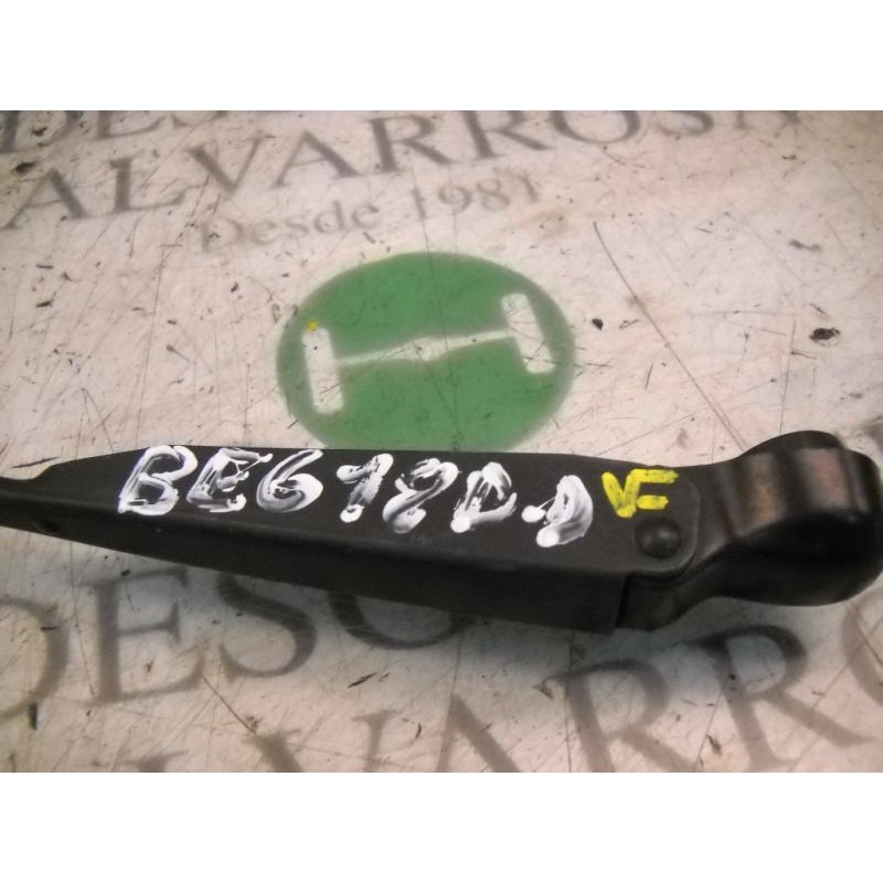 Recambio de brazo limpia delantero derecho para renault clio ii fase ii (b/cb0) authentique referencia OEM IAM   