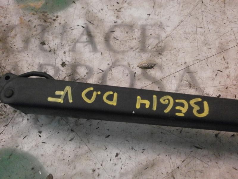 Recambio de brazo limpia delantero derecho para hyundai accent (mc) gl crdi referencia OEM IAM 983201G001  