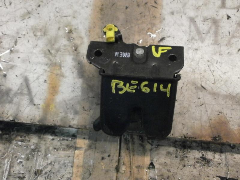 Recambio de cerradura maletero / porton para hyundai accent (mc) gl crdi referencia OEM IAM 812301E000  