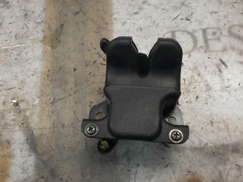 Recambio de cerradura maletero / porton para hyundai accent (mc) gl crdi referencia OEM IAM 812301E000  