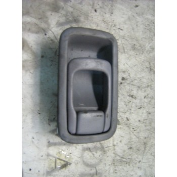 MANETA INTERIOR DELANTERA IZQUIERDA 