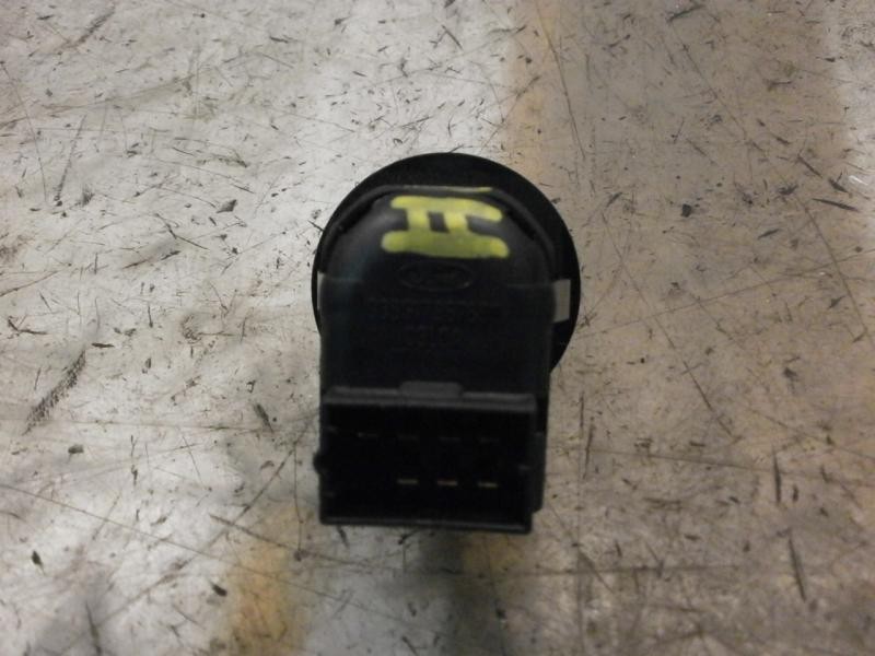 Recambio de mando retrovisor para ford fiesta (cbk) ghia referencia OEM IAM   